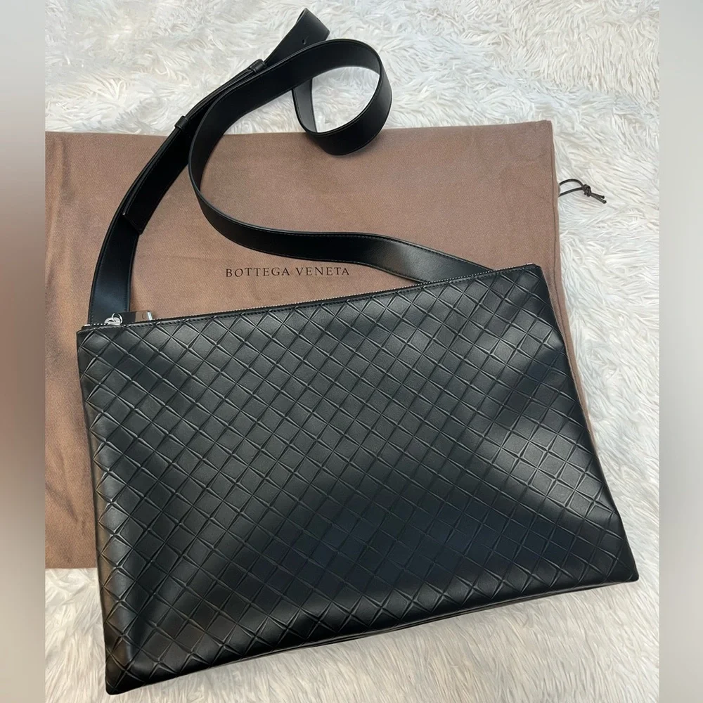 Bottega Veneta Maxi Intrecciato Triple Zip Messenger Bag - Picture 1 of 14